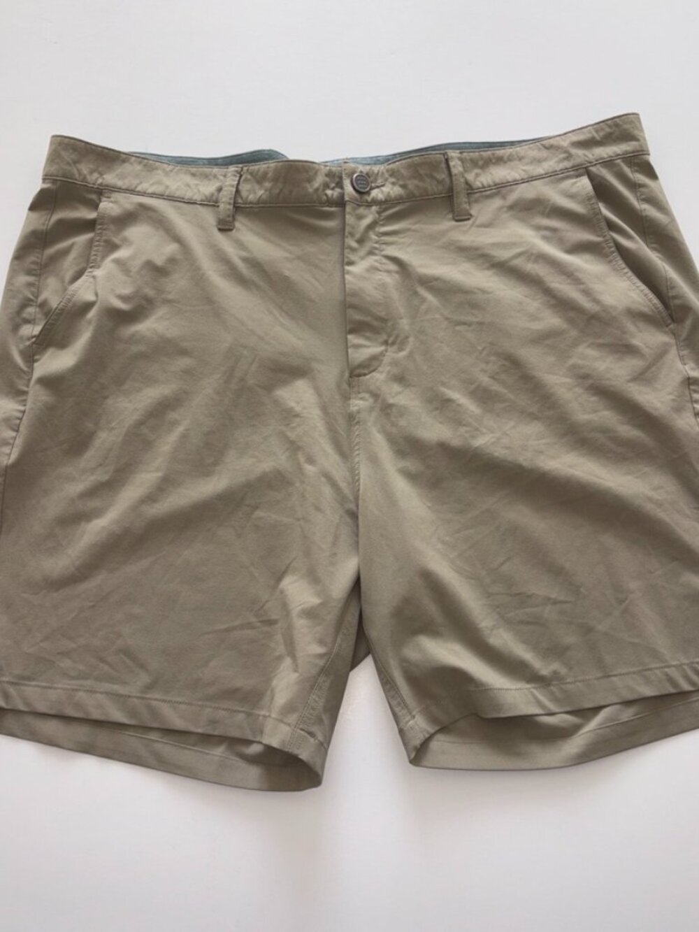 Men's Free Fly Apparel Flat Front Beige Performance Shorts Outdoor Fishing sz 42